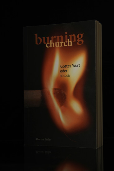 burning church buch produktfoto