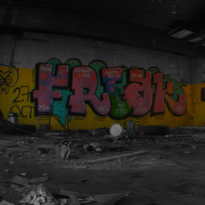 ruine avec graffiti vignette